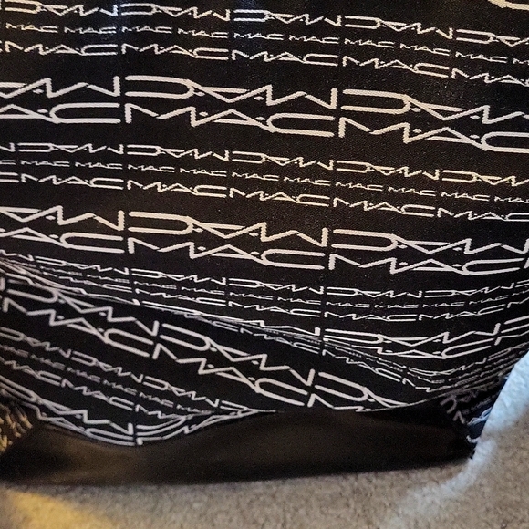 Mac Bag - Picture 1 of 2
